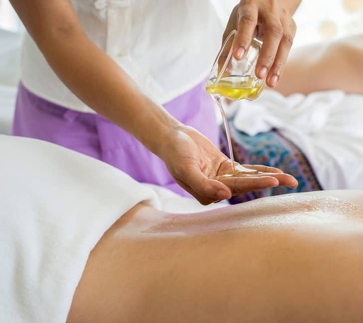  Hướng dẫn massage lưng và cổ tại nhà để giảm đau hiệu quả