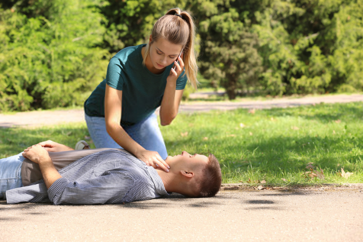  Quy Trình Sơ Cấp Cứu Toàn Diện: Bảo Vệ Bản Thân, Người Bị Nạn và Người Xung Quanh