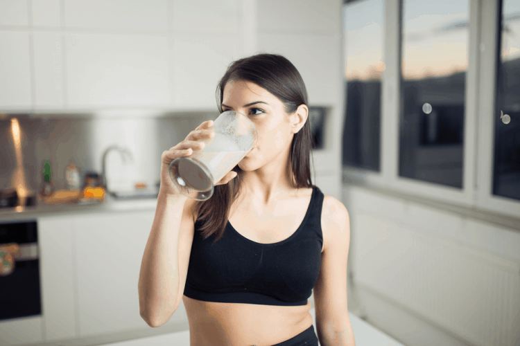  Whey Protein: Lợi Ích và Tác Hại Tiềm Ẩn