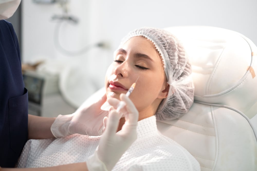  Botox và Filler: Phương Pháp Thẩm Mỹ Không Phẫu Thuật