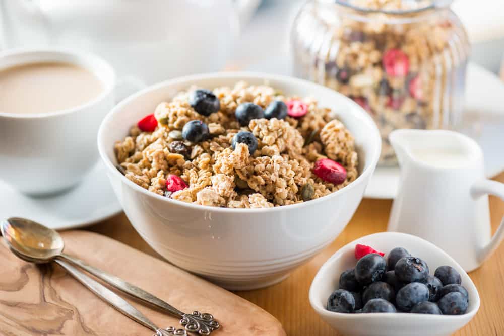  Ngũ Cốc Granola: Hướng Dẫn Chi Tiết Về Lợi Ích, Sự Khác Biệt Với Muesli Và Công Thức Tự Làm