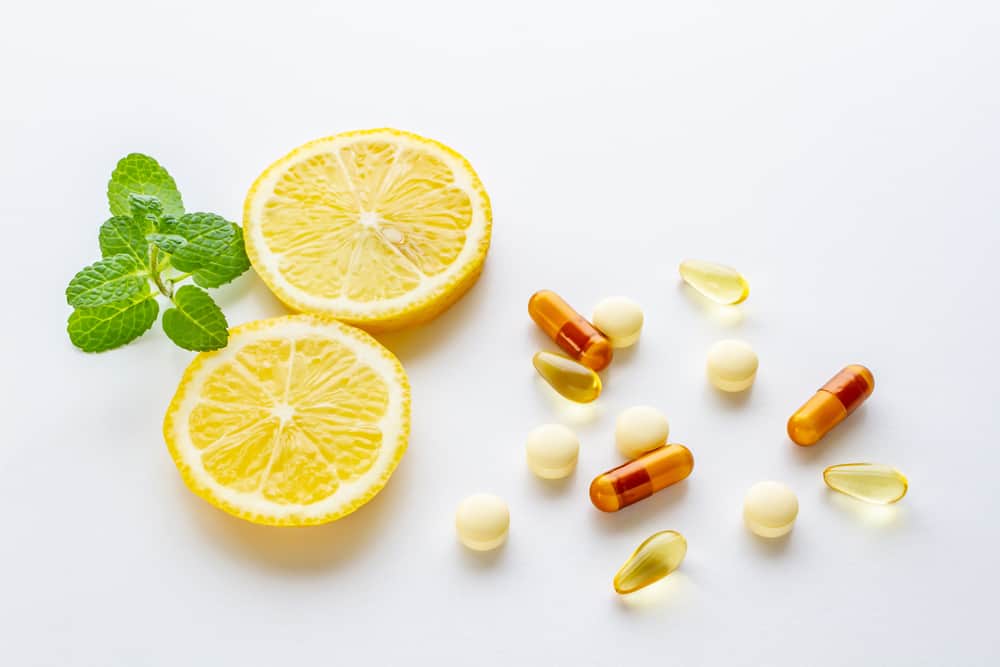 Tiêm Vitamin C Trắng Da: Sự Thật và Phương Pháp Thay Thế