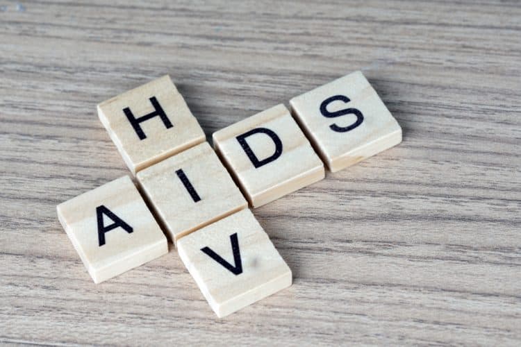  Phát hiện sớm HIV ở phụ nữ: 7 dấu hiệu quan trọng