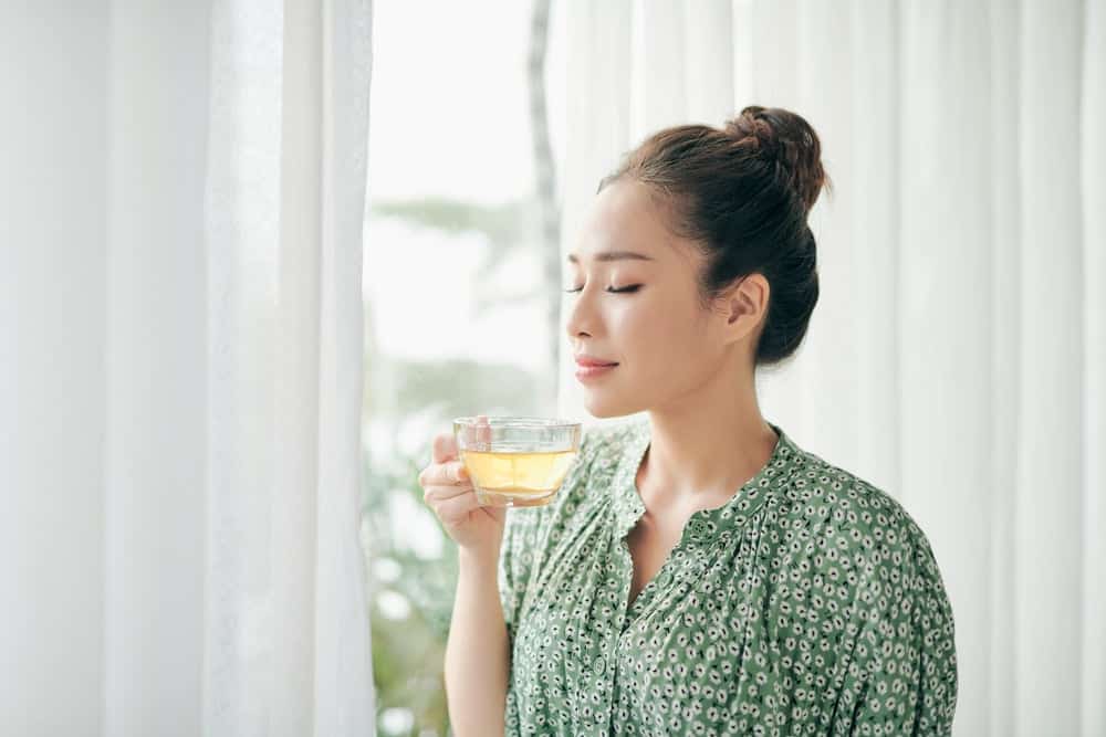  Uống Trà Hạ Huyết Áp: Lợi Ích, Các Loại Trà Tốt Nhất và Những Điều Cần Lưu Ý